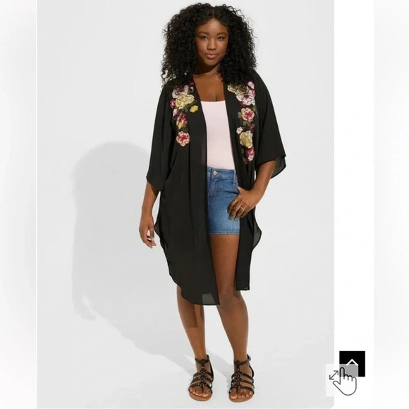 TORRID Georgette Shirttail Embellished Kimono FLORAL stitching Black Size 10 - Picture 3 of 11